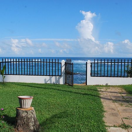 Beach House Мириса Екстериор снимка