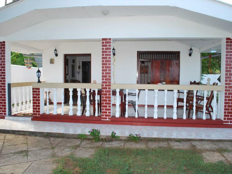 Beach House Мириса Екстериор снимка