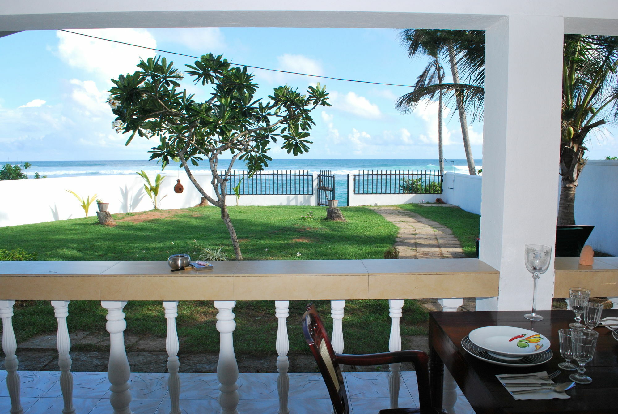Beach House Мириса Екстериор снимка