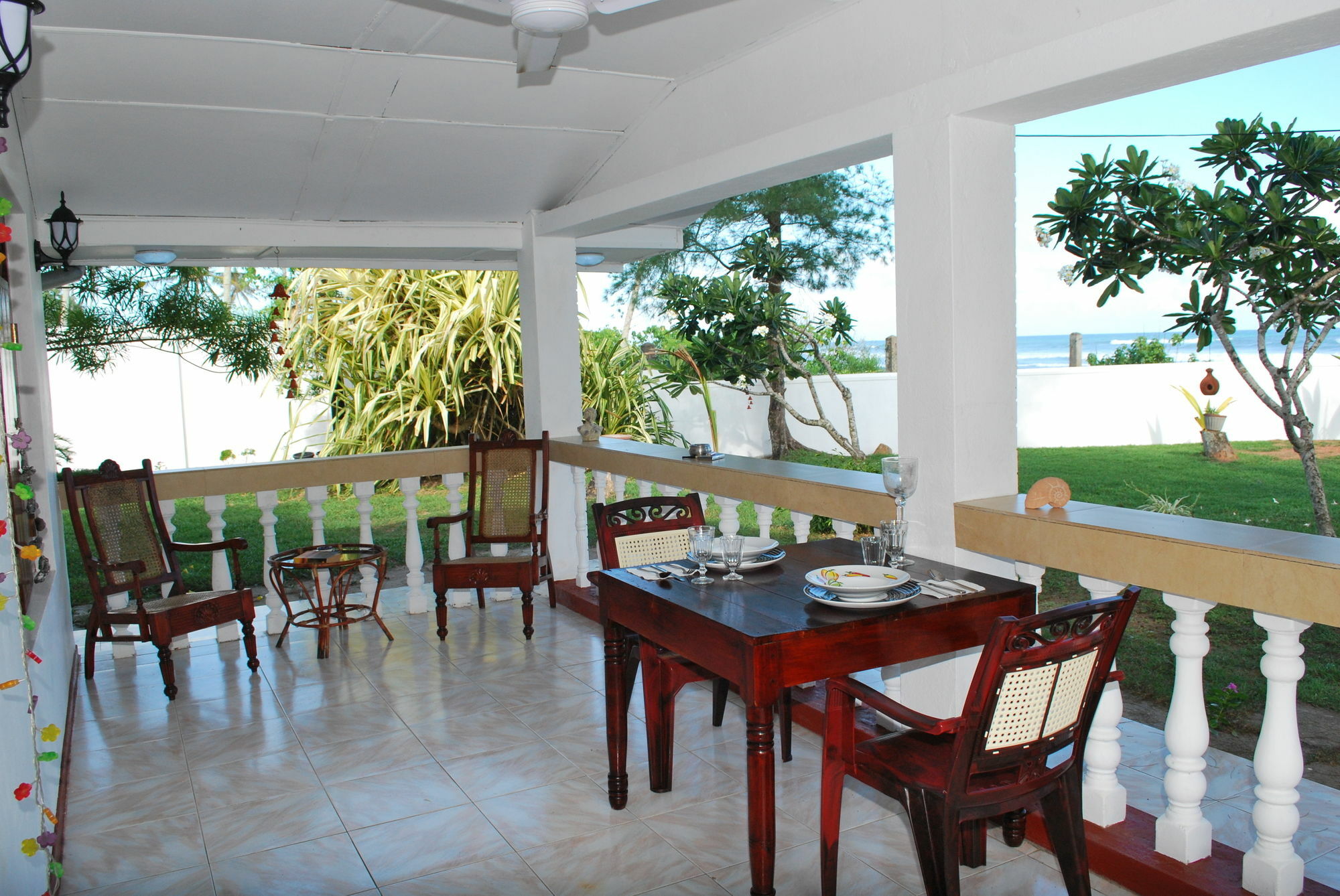 Beach House Мириса Екстериор снимка