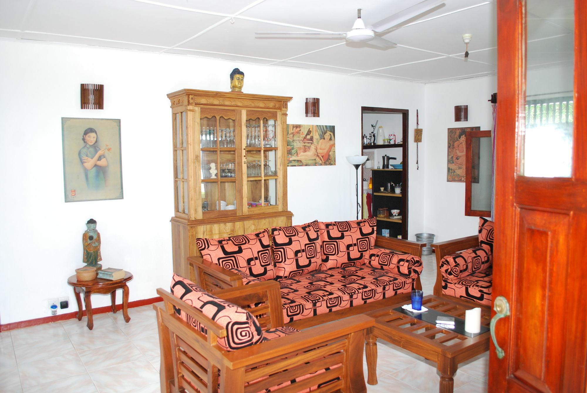 Beach House Мириса Екстериор снимка
