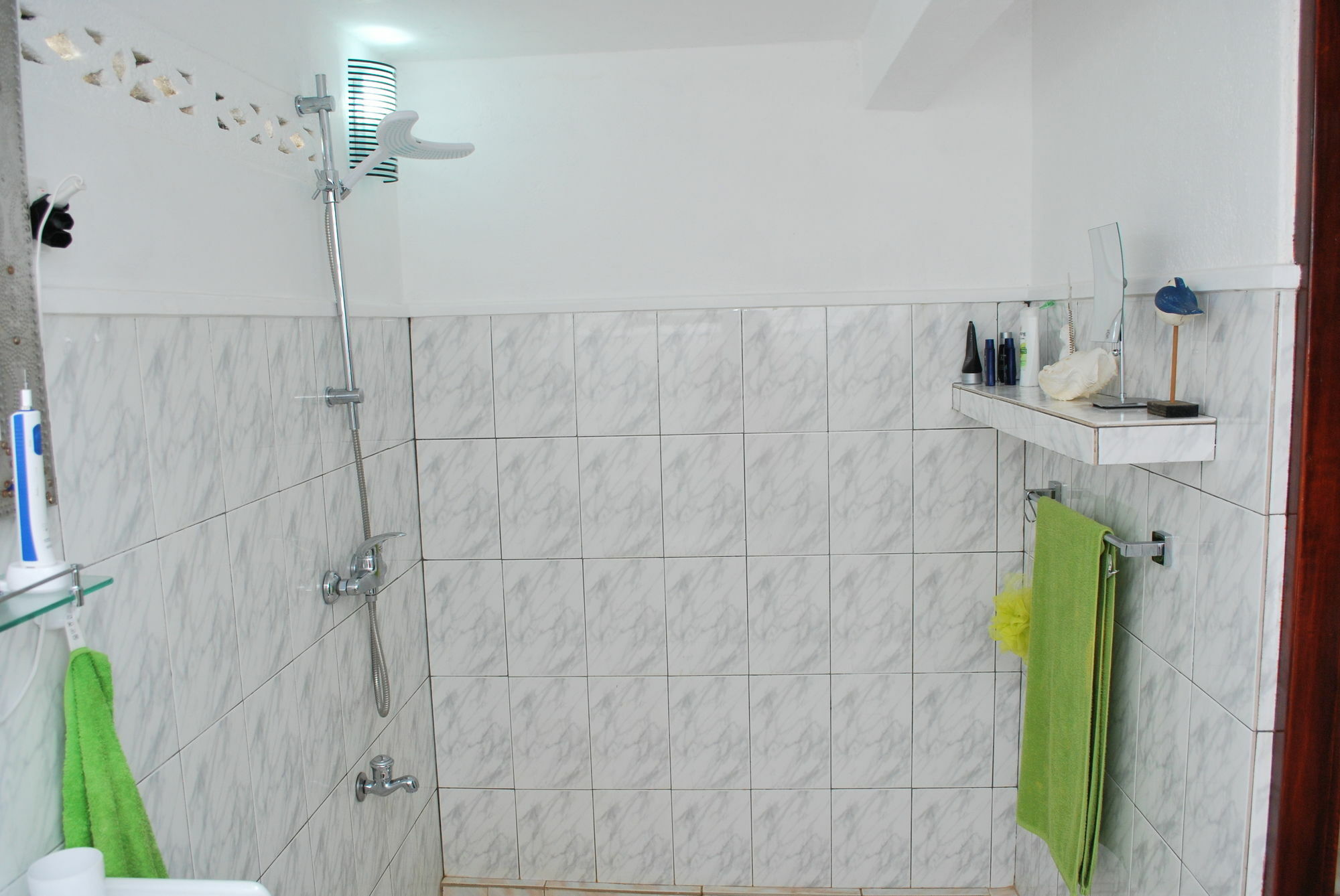 Beach House Мириса Екстериор снимка