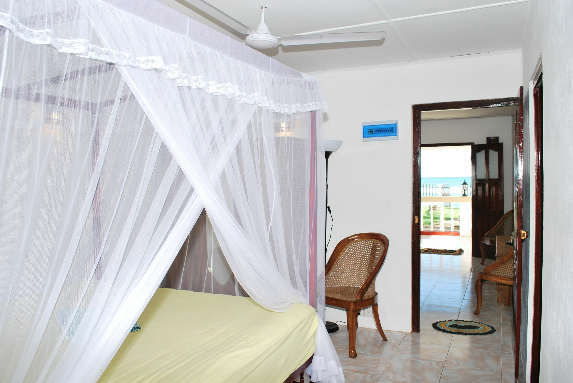 Beach House Мириса Екстериор снимка